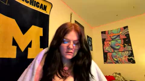 dezzydez354 online show from February 20, 2:52 am