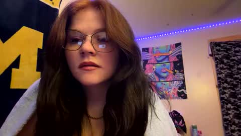 dezzydez354 online show from March 3, 3:12 am