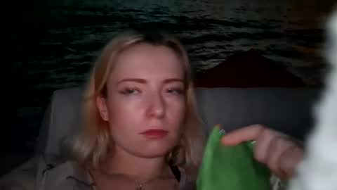 Snapshot of dgesika254182 chatting on January 27, 8:17 pm dgesika254182 online show from January 27, 8:17 pm