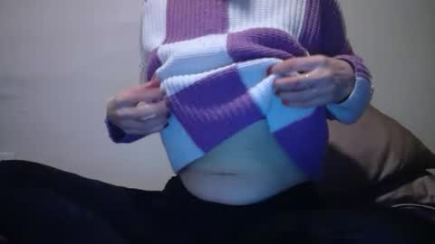 Snapshot of dghyfhjug chatting on December 15, 9:53 pm Sammie online show from December 15, 9:53 pm