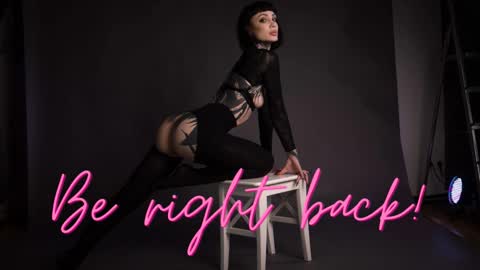 dgtlgrl online show from January 14, 2:55 pm