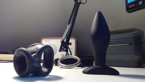 Snapshot of dhrobbert chatting on October 13, 8:03 am Robbert online show from October 13, 8:03 am