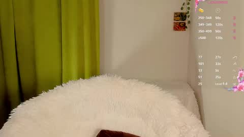 Snapshot of di_moon_ chatting on April 10, 3:39 pm Diana online show from April 10, 3:39 pm