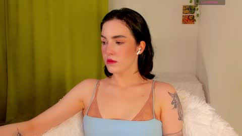 Snapshot of di_moon_ chatting on April 25, 2:58 pm Diana online show from April 25, 2:58 pm
