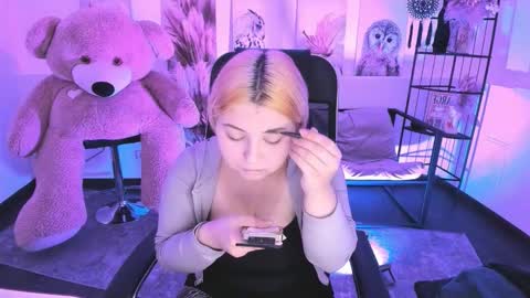 Dia online show from December 4, 8:39 pm