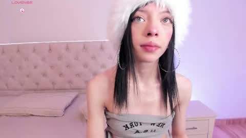 Snapshot of diamond__cherry chatting on February 21, 1:56 pm Diamond online show from February 21, 1:56 pm