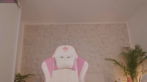 Thea online show from April 7, 3:12 pm