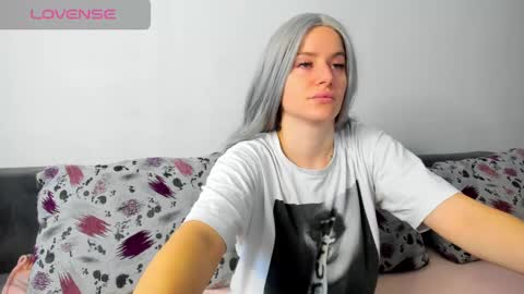 diamondkay_ online show from February 24, 7:11 am