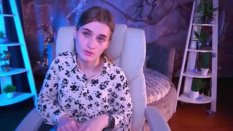 DiamondNina online show from March 6, 2:19 am