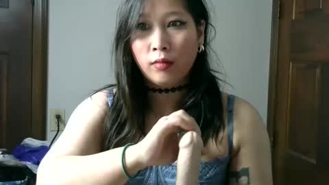 Snapshot of diamondshadows chatting on December 23, 11:36 am Diamonds online show from December 23, 11:36 am