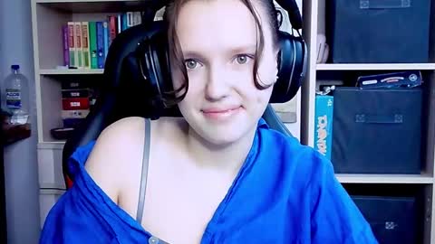 Snapshot of diana_back3 chatting on October 6, 6:33 am diana_back3 online show from October 6, 6:33 am