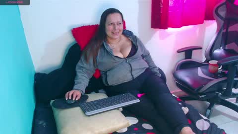 Snapshot of diana_lozano chatting on April 12, 4:23 pm Diana Lozano online show from April 12, 4:23 pm