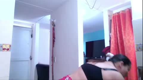 Snapshot of diana_lozano chatting on April 15, 6:37 pm Diana Lozano online show from April 15, 6:37 pm