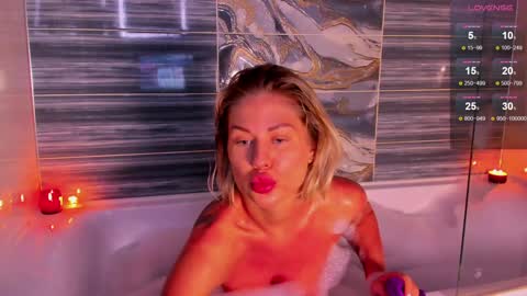 Snapshot of dianabeautyxxx chatting on January 24, 5:53 pm Diana online show from January 24, 5:53 pm