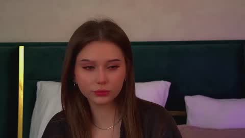 Snapshot of dianabecker chatting on June 15, 6:10 pm Diana online show from June 15, 6:10 pm