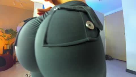 Snapshot of dianac1998 chatting on October 30, 9:15 pm dianac1998 online show from October 30, 9:15 pm