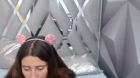 Snapshot of dianafoxy_ chatting on February 10, 5:19 pm Diana online show from February 10, 5:19 pm