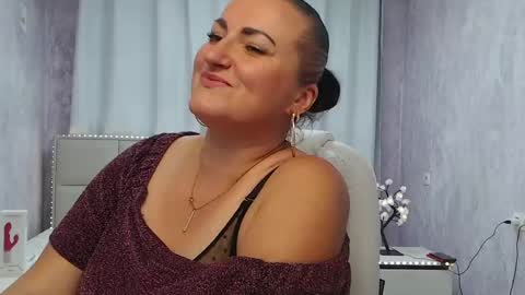 Snapshot of dianamgg chatting on May 26, 5:42 pm Diana online show from May 26, 5:42 pm