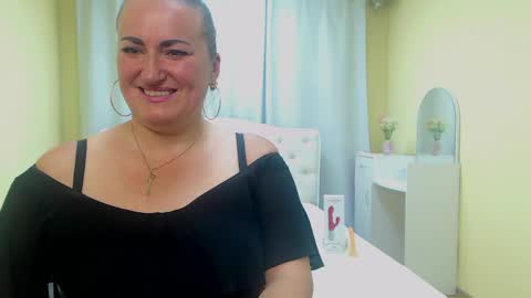 Snapshot of dianamgg chatting on May 28, 6:10 am Diana online show from May 28, 6:10 am