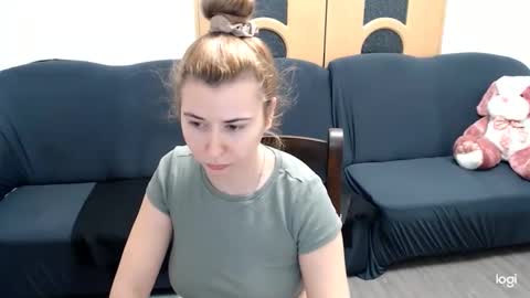 Snapshot of dianasmiey7 chatting on January 18, 9:24 am dianasmiey7 online show from January 18, 9:24 am