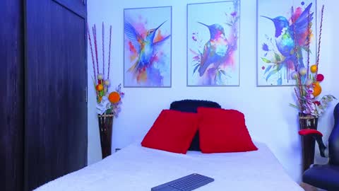 Ana  Leo online show from December 6, 11:54 am