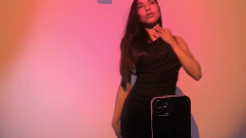 Melania   -    online show from February 14, 11:42 pm