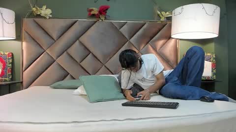 dickie_dicking online show from December 17, 10:16 pm