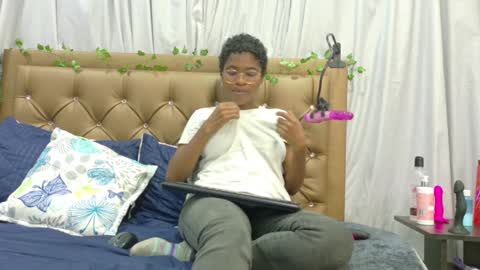 didoelizabeth online show from September 24, 1:03 pm