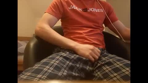 Snapshot of diegoh0t69 chatting on February 3, 6:28 pm DiegoHot online show from February 3, 6:28 pm