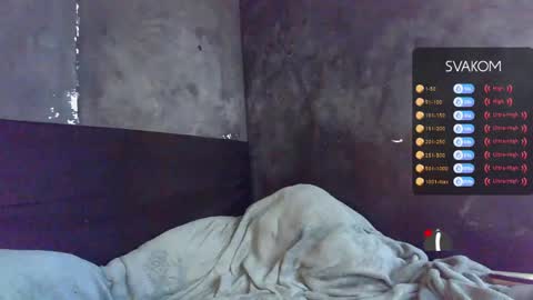 Snapshot of diemond_latinx98 chatting on April 21, 2:01 pm diemond_latinx98 online show from April 21, 2:01 pm