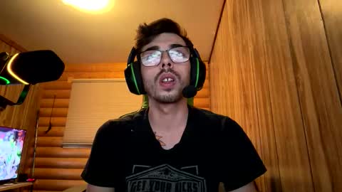 Snapshot of digbickjay42099 chatting on April 6, 5:41 am digbickjay42099 online show from April 6, 5:41 am