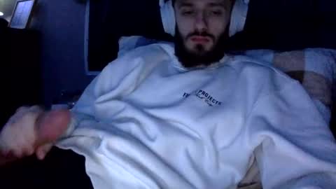 Snapshot of digbicknik chatting on February 5, 8:32 am digbicknik online show from February 5, 8:32 am