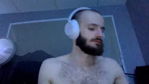 Snapshot of digbicknik chatting on February 9, 6:33 am digbicknik online show from February 9, 6:33 am