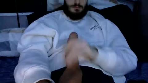 Snapshot of digbicknik chatting on February 18, 11:44 am digbicknik online show from February 18, 11:44 am