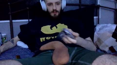 Snapshot of digbicknik chatting on February 25, 10:15 am digbicknik online show from February 25, 10:15 am