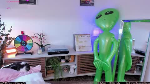 Snapshot of digitalkisses chatting on April 22, 7:48 pm Estef Ger online show from April 22, 7:48 pm