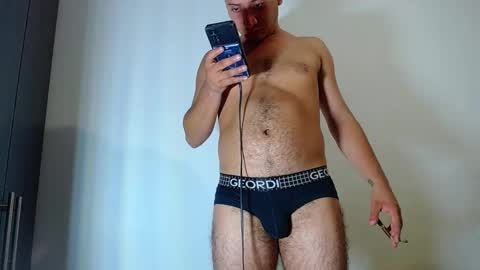 Snapshot of diiego_xxx chatting on December 5, 11:40 pm diiego_xxx online show from December 5, 11:40 pm