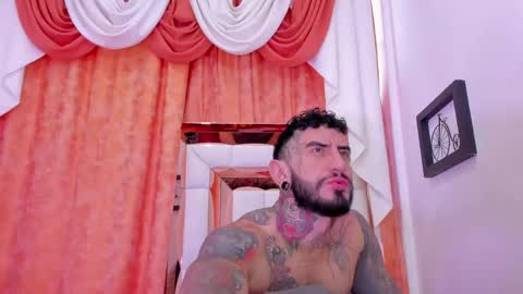dilan_scootk_ online show from May 31, 11:28 am