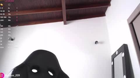 DilanJonnes online show from April 3, 6:06 pm