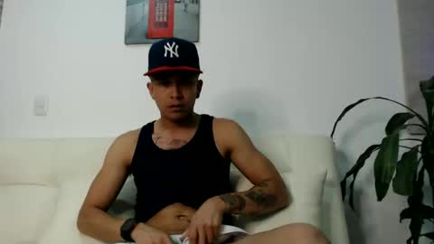 Snapshot of dilanxxx8888 chatting on October 30, 2:57 am dilanxxx8888 online show from October 30, 2:57 am