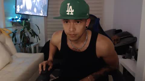 dilanxxx8888 online show from February 19, 3:02 am