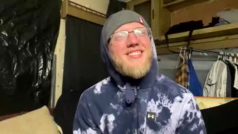 Snapshot of dilf_96 chatting on January 7, 10:29 am Daddy online show from January 7, 10:29 am