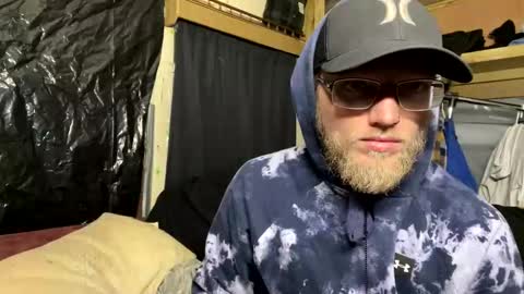 Snapshot of dilf_96 chatting on January 8, 8:38 am Daddy online show from January 8, 8:38 am