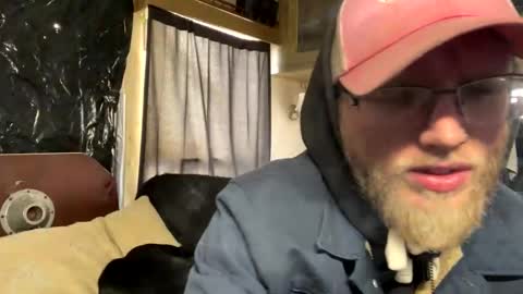 Snapshot of dilf_96 chatting on January 12, 3:50 pm Daddy online show from January 12, 3:50 pm