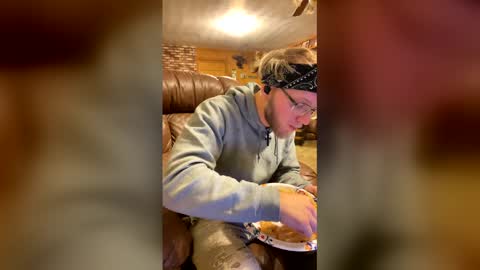 Snapshot of dilf_96 chatting on February 3, 6:40 am Daddy online show from February 3, 6:40 am