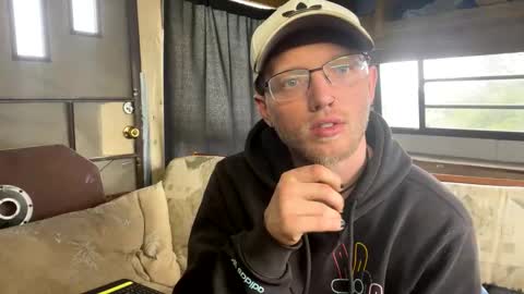 Snapshot of dilf_96 chatting on May 1, 8:24 pm Daddy online show from May 1, 8:24 pm