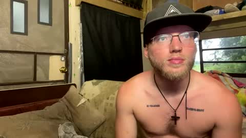 Snapshot of dilf_96 chatting on June 9, 12:55 am Daddy online show from June 9, 12:55 am