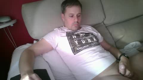 Snapshot of dili999 chatting on October 6, 5:32 pm dili999 online show from October 6, 5:32 pm