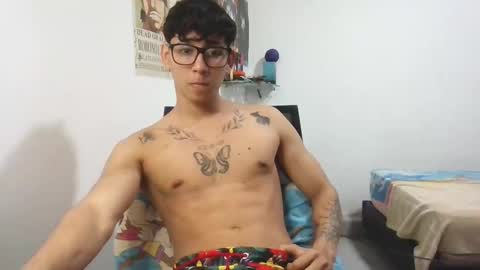 Snapshot of dillom420 chatting on March 4, 10:38 pm dillom420 online show from March 4, 10:38 pm