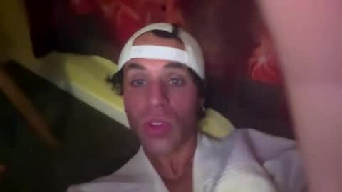 Snapshot of dimepiecebottom chatting on December 17, 1:16 pm dimepiecebottom online show from December 17, 1:16 pm